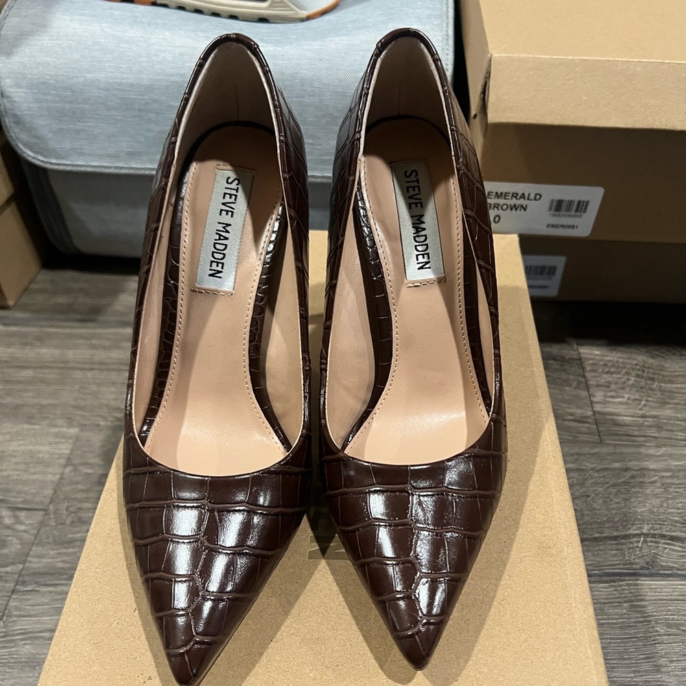 Steve Madden “Vida” Pumps